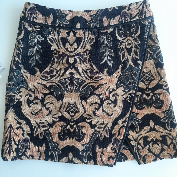 ❌ SOLD - Free People Winter Warrior Brocade Mini, Size 2 - Picture 6 of 11